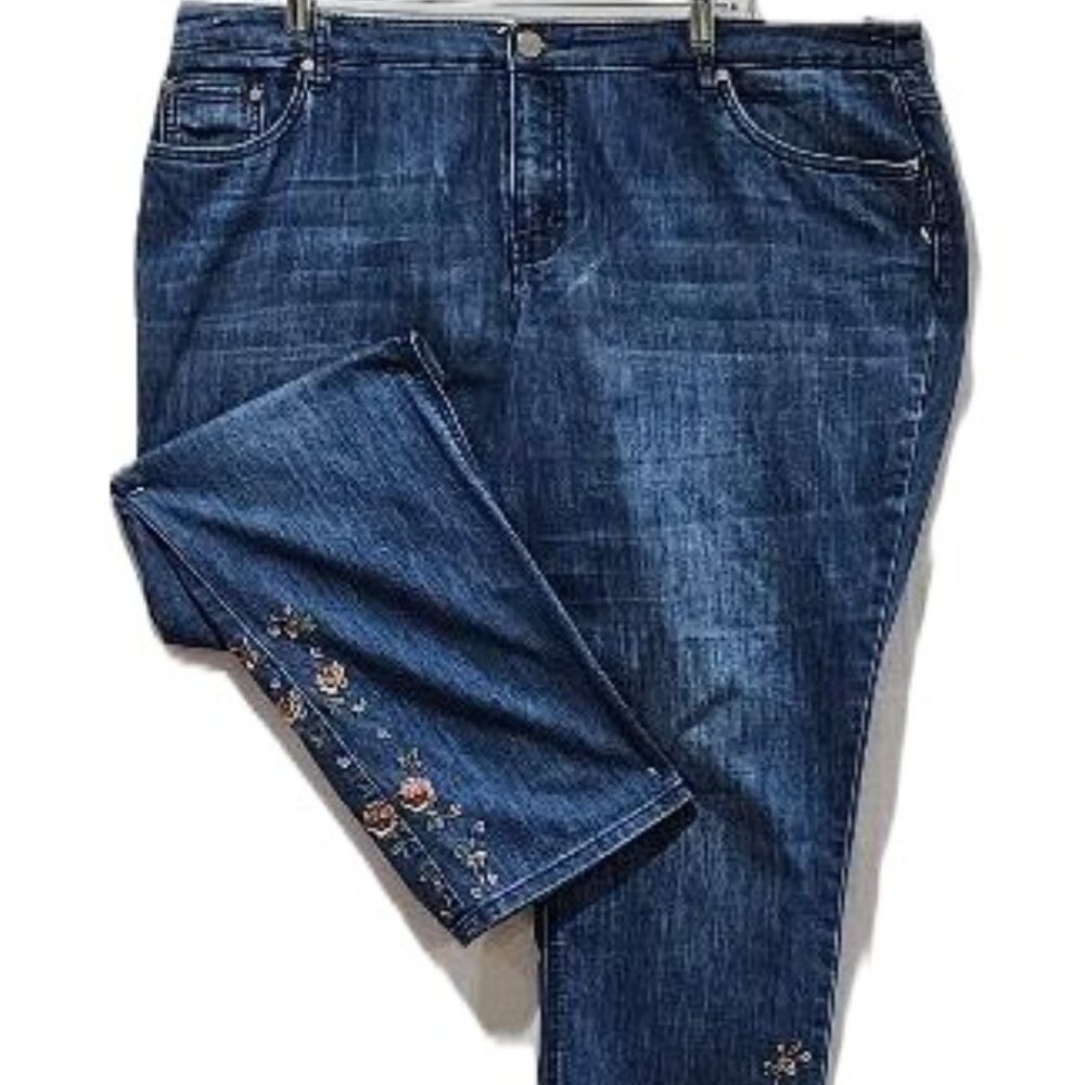 CJ BANKS MID-RISE FLORAL EMBROIDERY MEDIUM WASH STRAIGHT LEG DENIM JEANS  18W